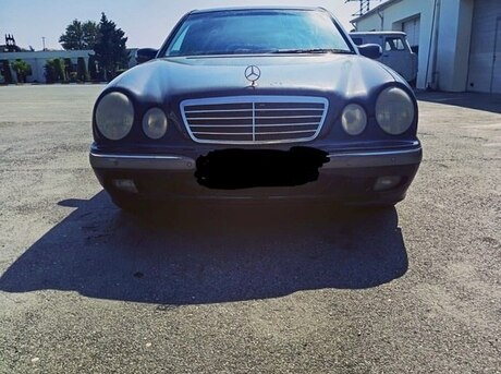 Mercedes E 240 2000