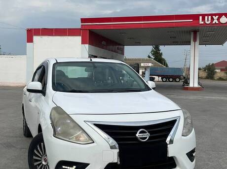 Nissan Latio 2015