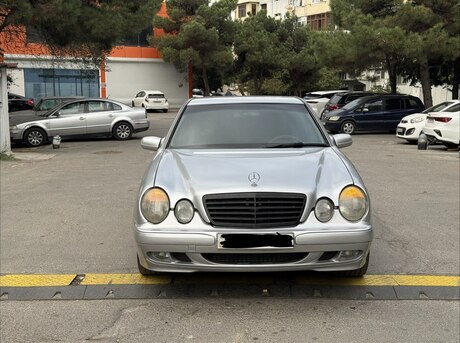 Mercedes E 220 2000