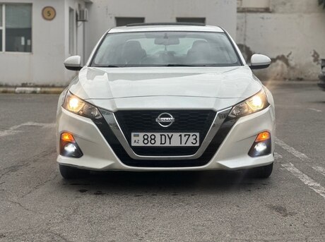 Nissan Altima 2019