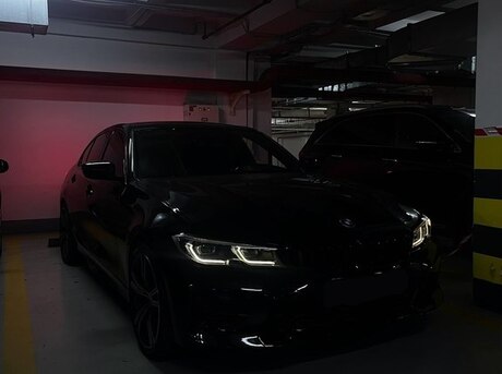 BMW 330 2019