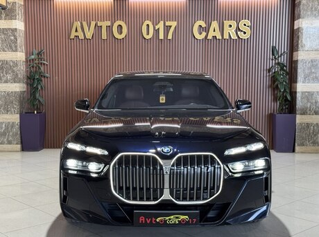 BMW i7 M70 2023