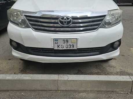 Toyota Fortuner 2011
