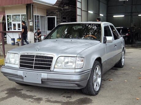 Mercedes 220 E 1993