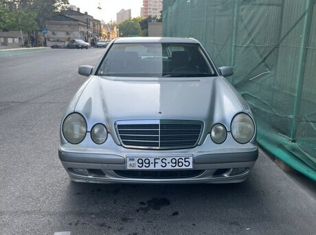 Mercedes E 220 2001