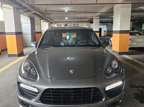 Porsche Cayenne GTS 2013