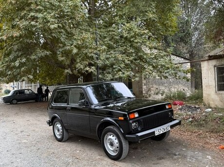 LADA (VAZ) Niva 2015