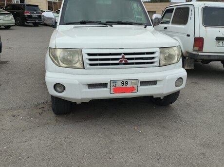 Mitsubishi Pajero io 1998