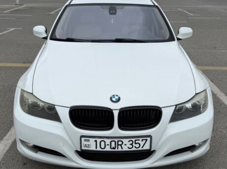 BMW 330 2011