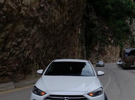 Hyundai Elantra 2017