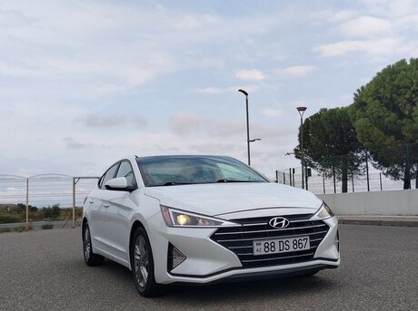 Hyundai Elantra 2019