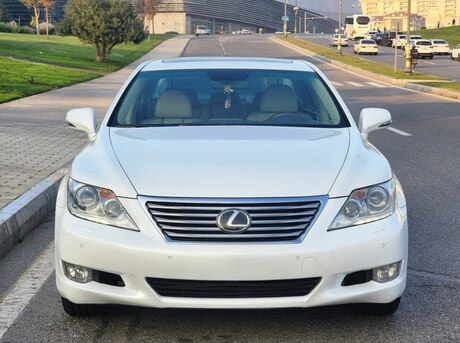 Lexus  2012