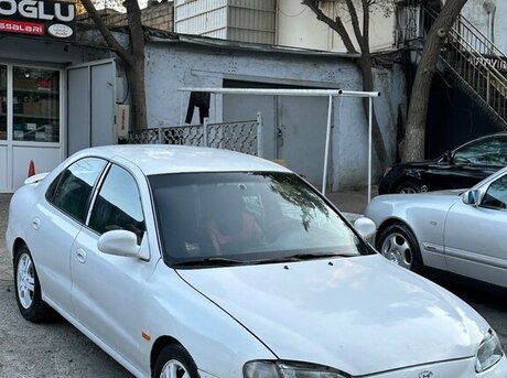 Hyundai Elantra 1996
