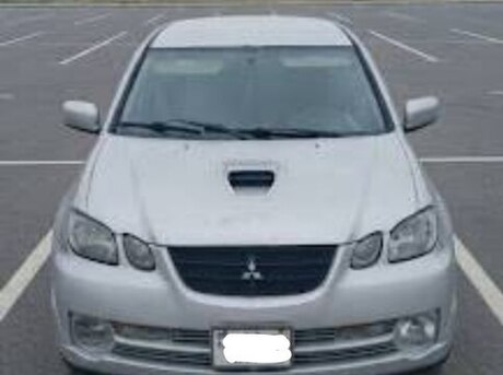 Mitsubishi Airtrek 2002
