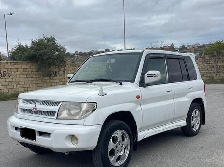 Mitsubishi Pajero io 1999