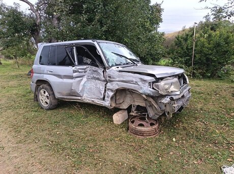 Mitsubishi Pajero io 1999