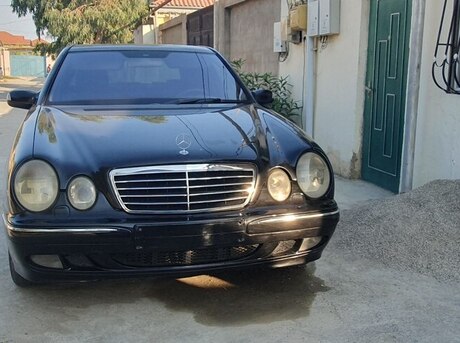 Mercedes E 220 2000
