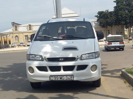 Hyundai H-1 2005