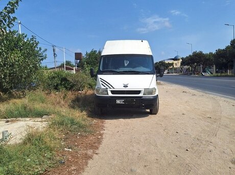 Ford Transit 2000