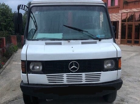 Mercedes 208 D 1993