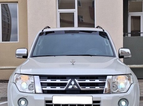 Mitsubishi Pajero 2012