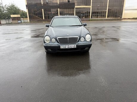 Mercedes E 270 2000