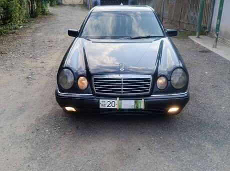 Mercedes E 220 1999