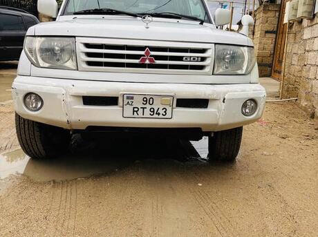 Mitsubishi Pajero io 1999
