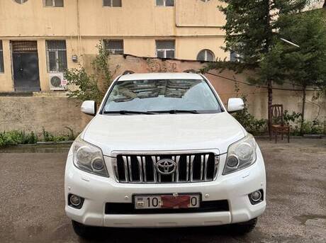 Toyota Land Cruiser Prado 2011