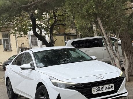 Hyundai Elantra 2022