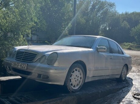 Mercedes E 240 2000