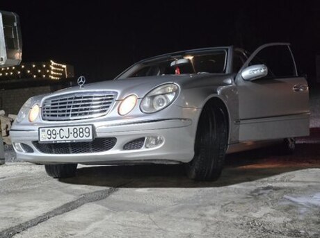 Mercedes E 240 2003