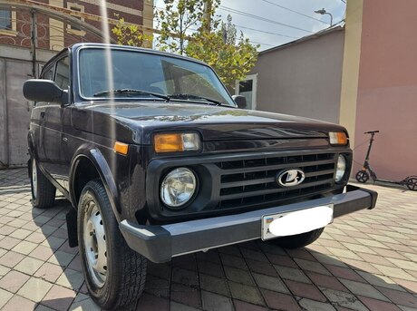 LADA (VAZ) Niva 2015