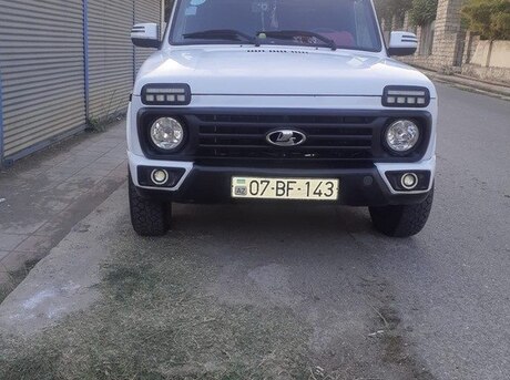 LADA (VAZ) Niva 2005