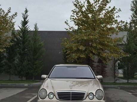 Mercedes E 220 2000