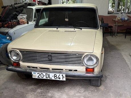LADA (VAZ) 21011 1985