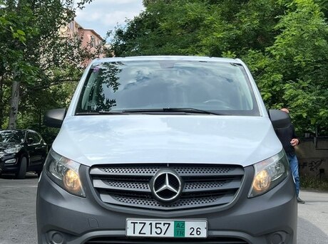 Mercedes  2017