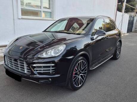 Porsche Cayenne Turbo 2011