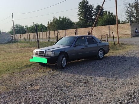 Mercedes 190 1990