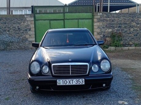 Mercedes E 220 1996
