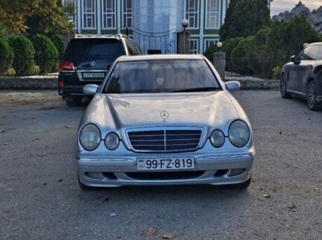 Mercedes E 220 2001
