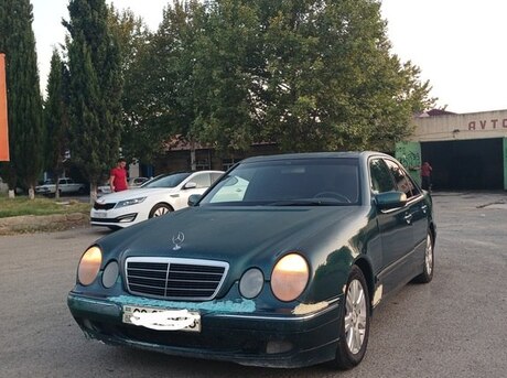 Mercedes E 220 2000