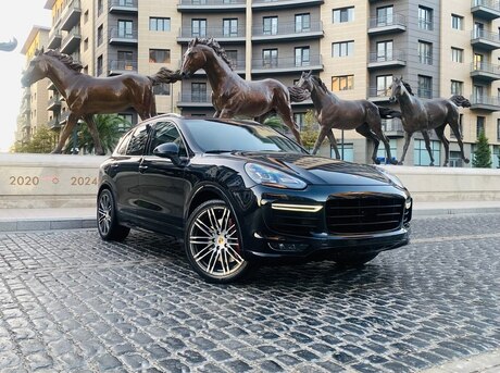 Porsche Cayenne GTS 2015