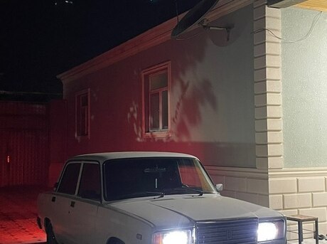 LADA (VAZ) 2107 2001