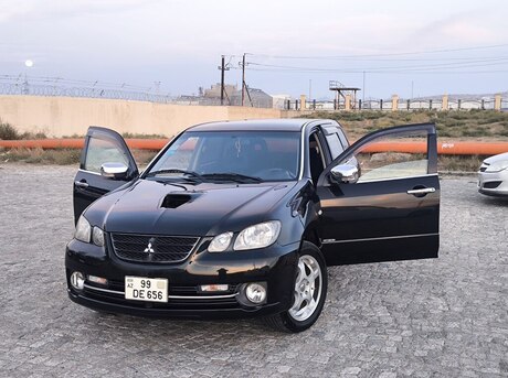 Mitsubishi Airtrek 2002