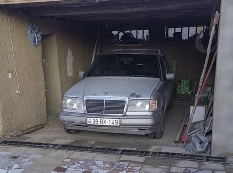 Mercedes 230 E 1992
