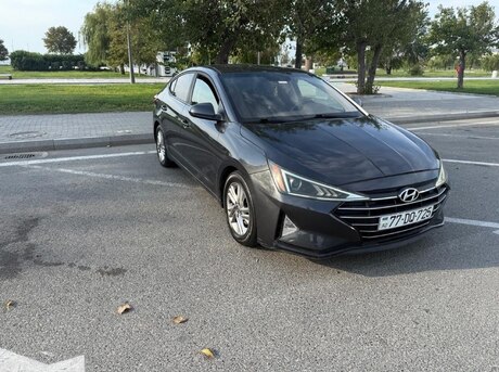 Hyundai Elantra 2019