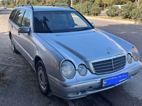 Mercedes E 220 2000