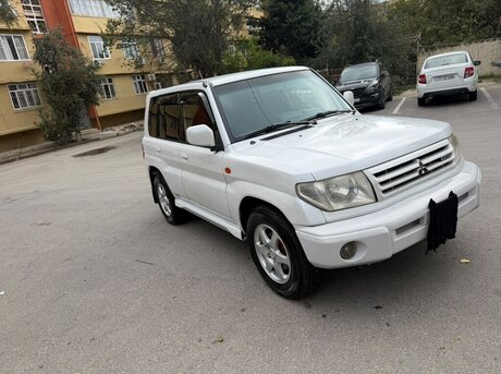 Mitsubishi Pajero io 1999