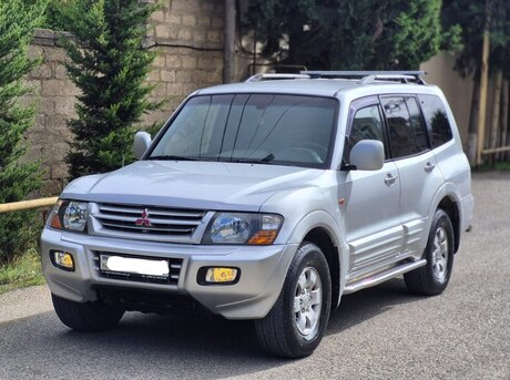 Mitsubishi Pajero 2001